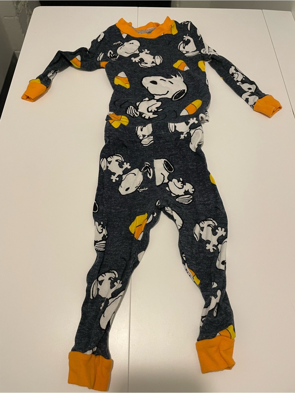 Peanuts Brand Toddler/Baby Size 18 Months Snoopy Candy Corn Pajama Set Halloween
